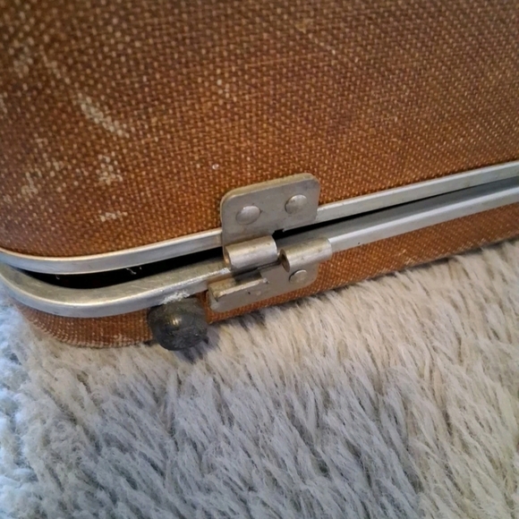 ROYAL Quiet Deluxe Vtg Typewriter NEEDS RIBBON - Picture 7 of 7